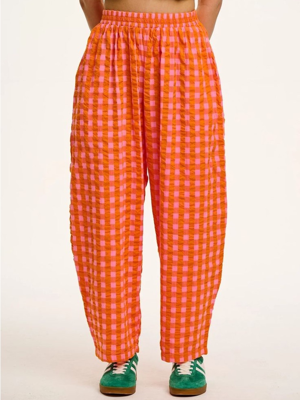 Freddie - Barrel Leg Cotton Seersucker Trousers in Pink & Orange Gingham - L